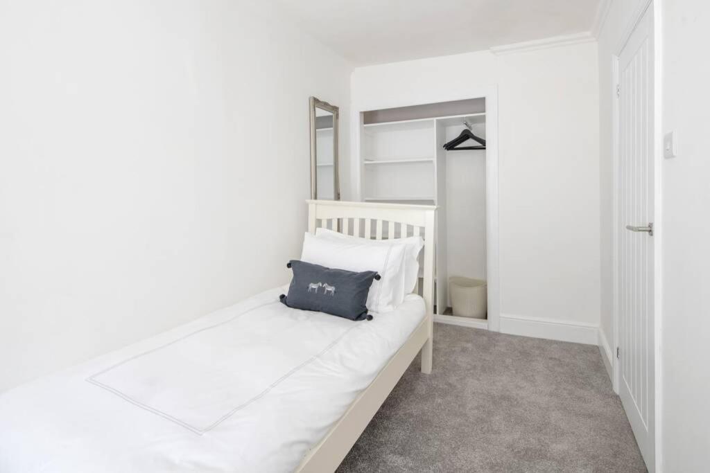2 Bed City Centre Apartment 1 Min From Bath Abbey Luaran gambar