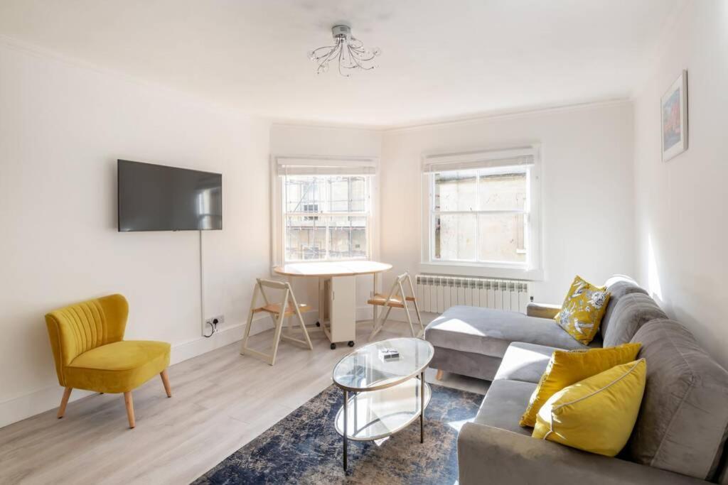 2 Bed City Centre Apartment 1 Min From Bath Abbey Luaran gambar