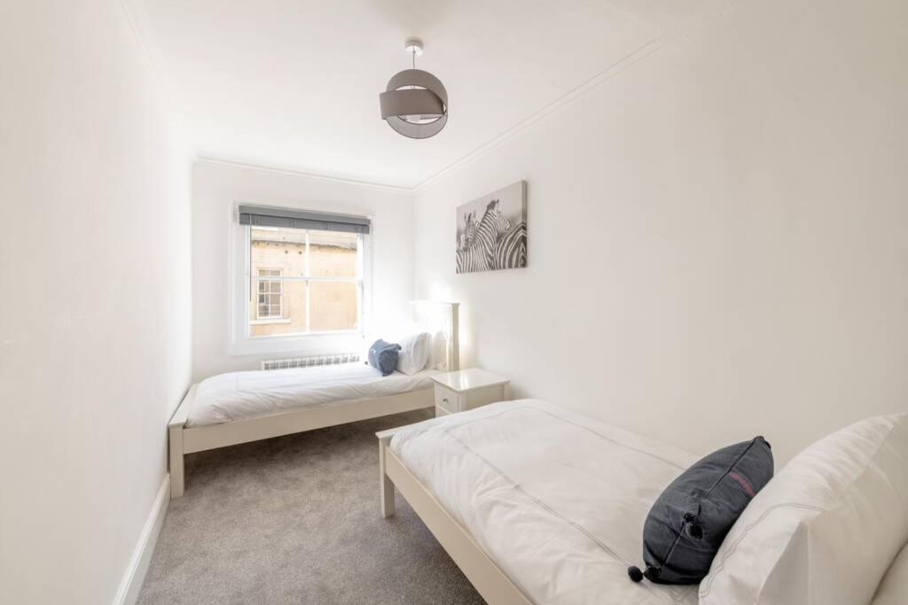 2 Bed City Centre Apartment 1 Min From Bath Abbey Luaran gambar