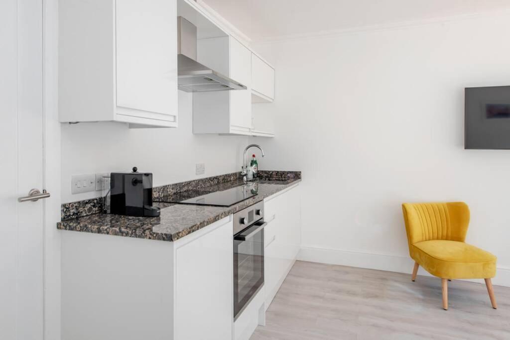 2 Bed City Centre Apartment 1 Min From Bath Abbey Luaran gambar